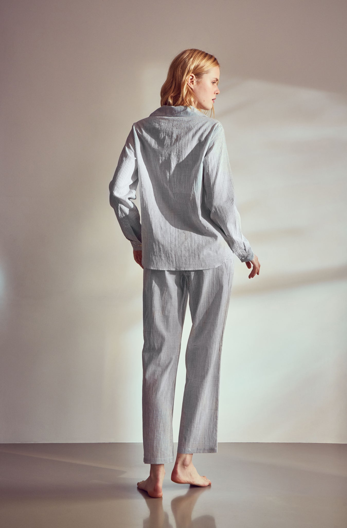 Sustainable, hand woven cotton pyjamas. Ethical, luxury nightwear which is essential for today's conscious consumer. We support women weavers in India by buying their handloom cotton and supporting traditional craftsmanship. 