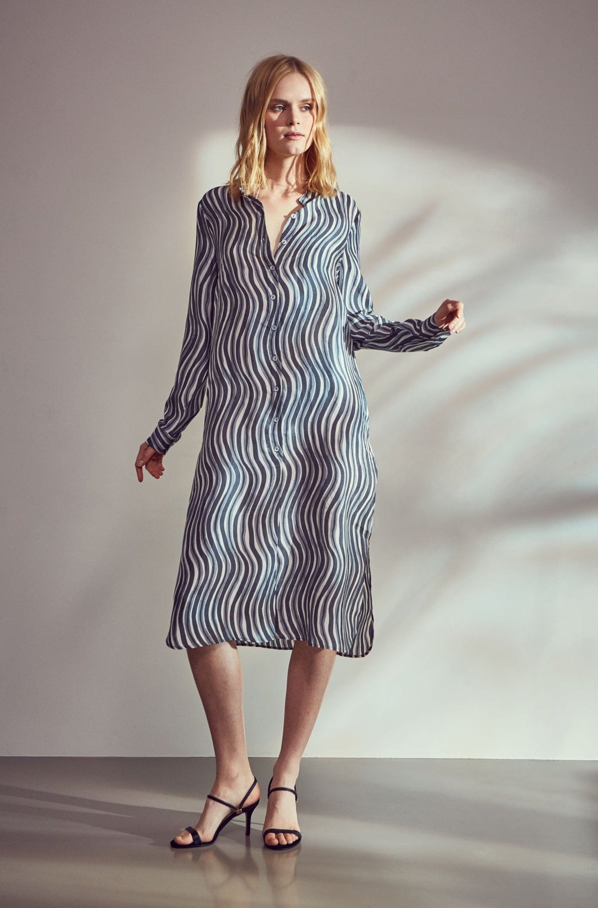 Obsidian Robe Obsidian Waves Silk Shirt Dress | Robe de Voyage – RobeDeVoyage