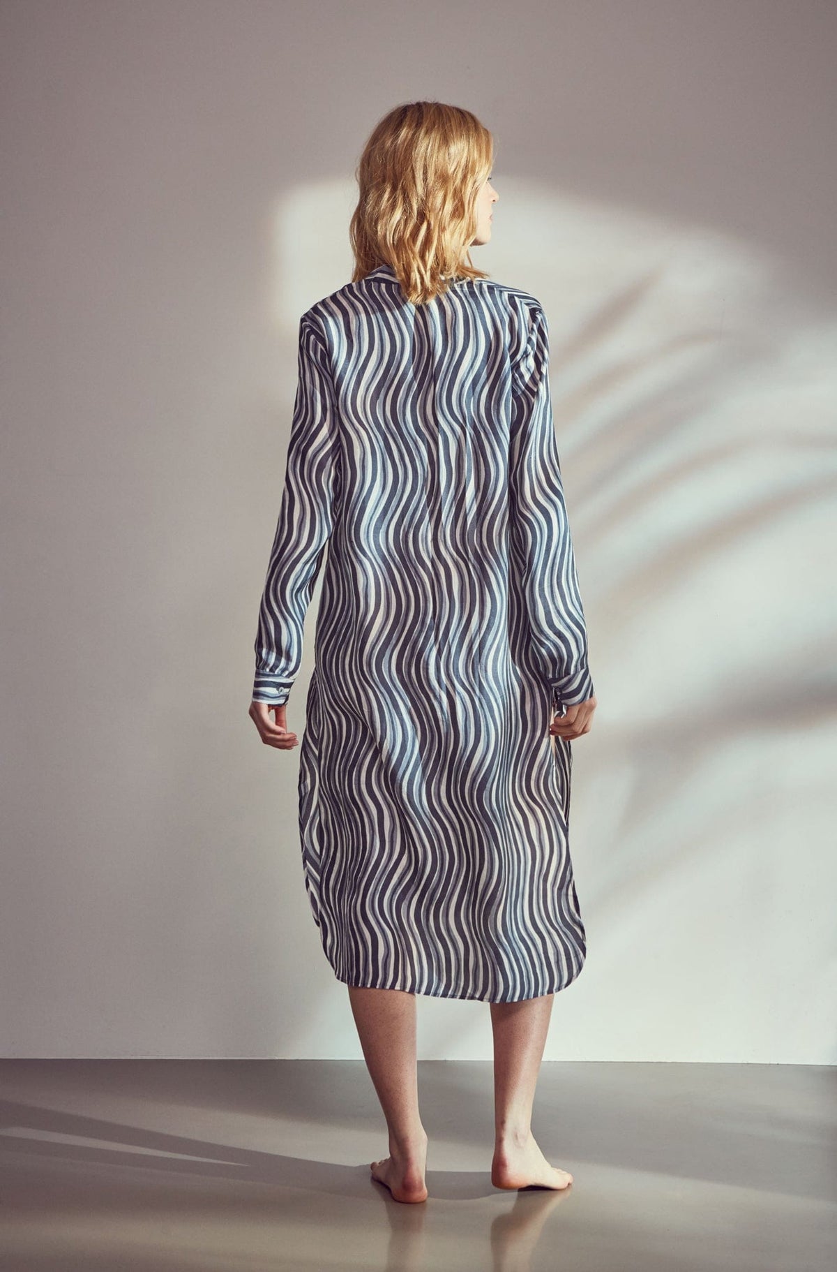 Obsidian Robe Obsidian Waves Silk Shirt Dress | Robe de Voyage – RobeDeVoyage