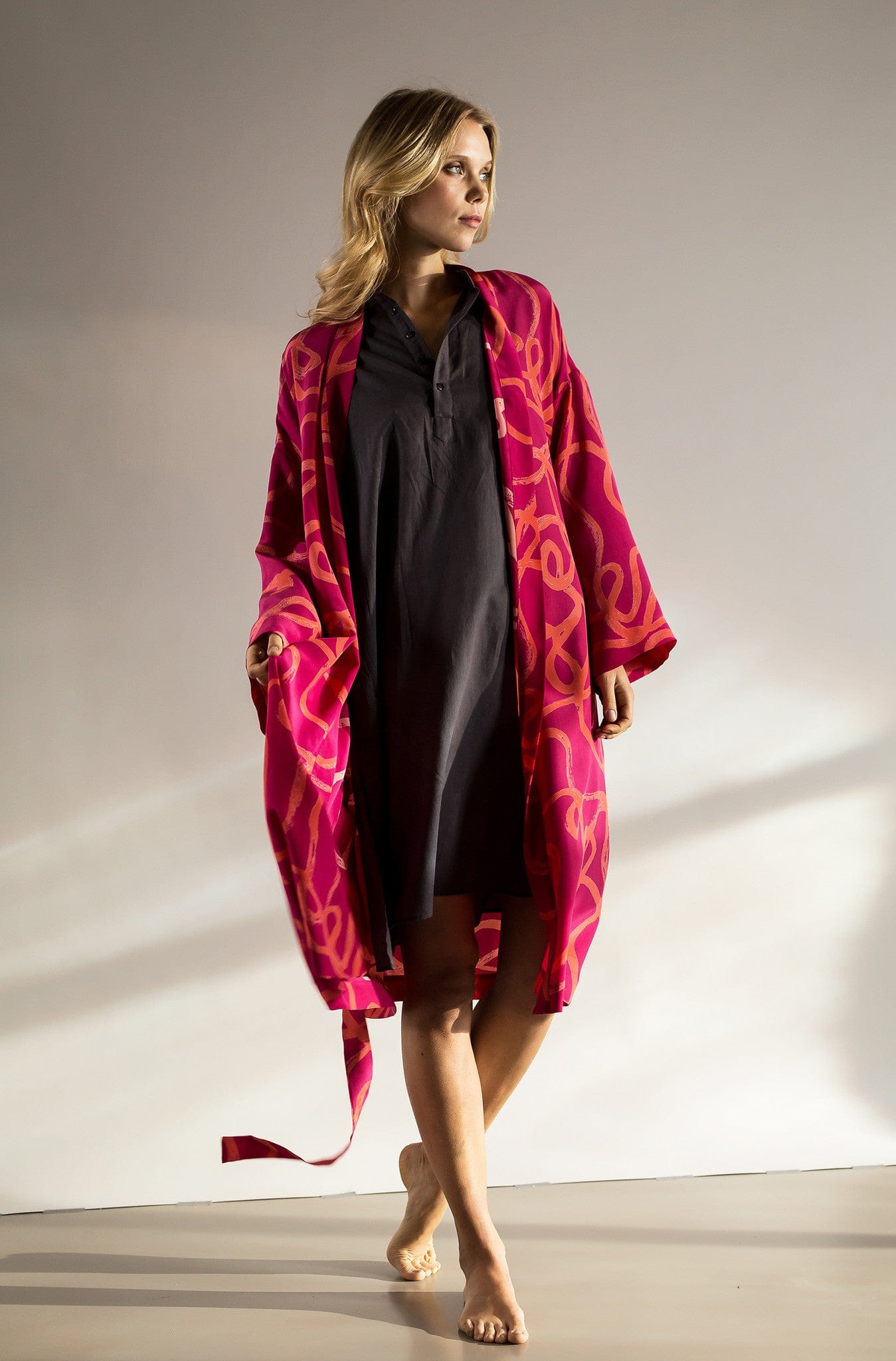 RobedeVoyage One Size Firebird Scribble